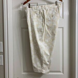 Lee Khakis Brand Women's White and Cream Color Capri Pants, Size 14